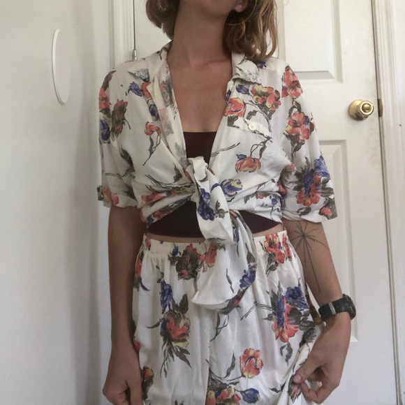 Matching Floral Skirt Set - Picture 2 of 4